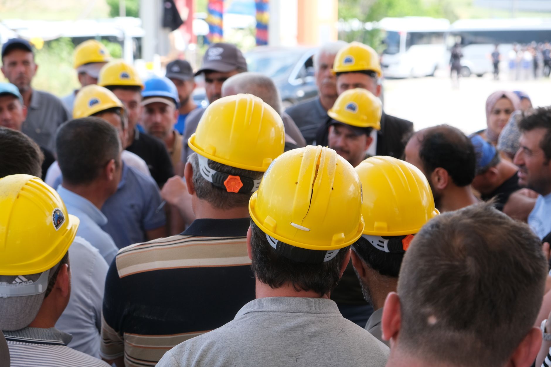 LA REPRESENTACIÓN LEGAL DE LOS TRABAJADORES EN EL ÁMBITO LABORAL.